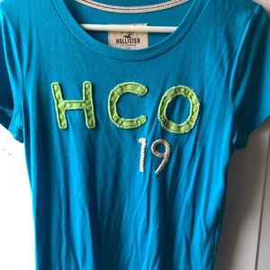 Women’s hollister t shirt
